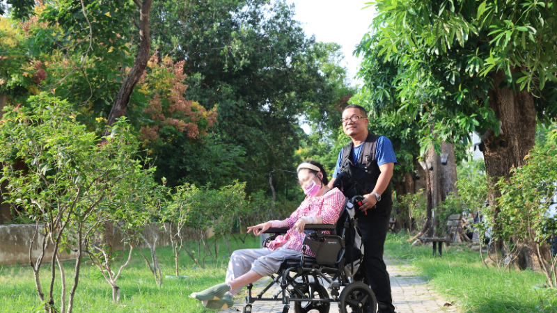 對特教老師李忠軒而言，「教育」和「愛」都是信守承諾的過程